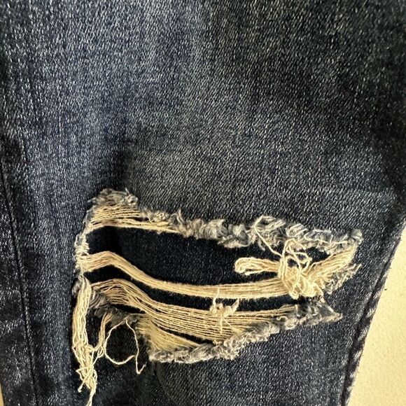 EUC Silver Tuesday Skinny Distressed Women’s Jeans - Picture 3 of 8